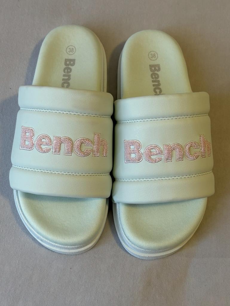 Bench slippers maat 38 - Nieuw, Ophalen of Verzenden, Nieuw, Groen, Slippers