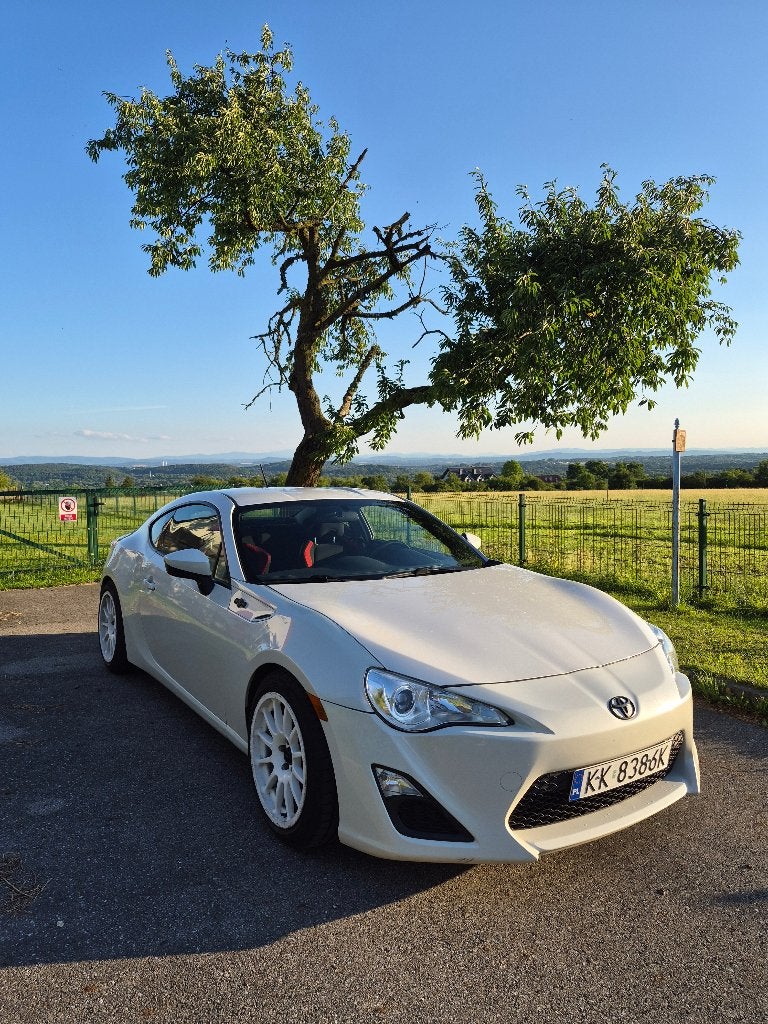 Toyota GT86 Supercharged 300, Auto's, Achterwielaandrijving, Zwart, Wit, Handgeschakeld
