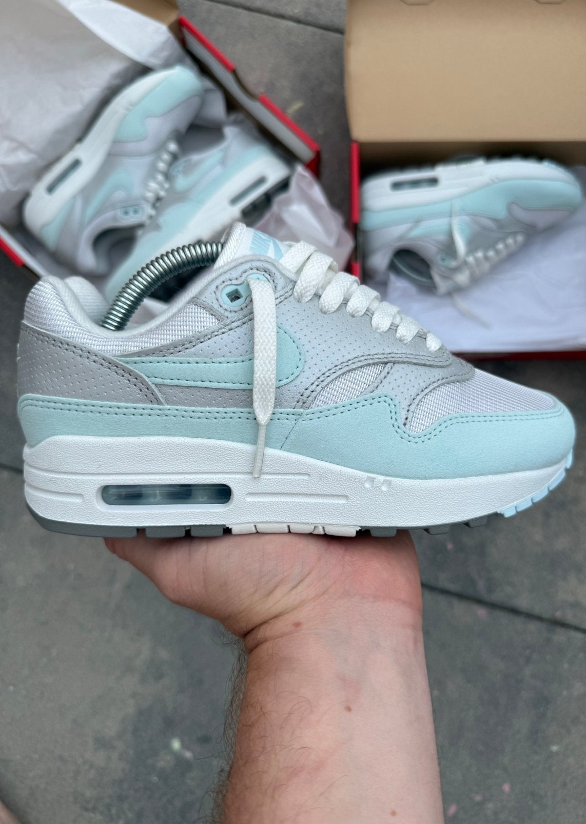 Nike Air Max 1 Glacier Blue size 35,5 / 36 Nieuw, Blauw, Nieuw, Ophalen of Verzenden, Sneakers of Gympen
