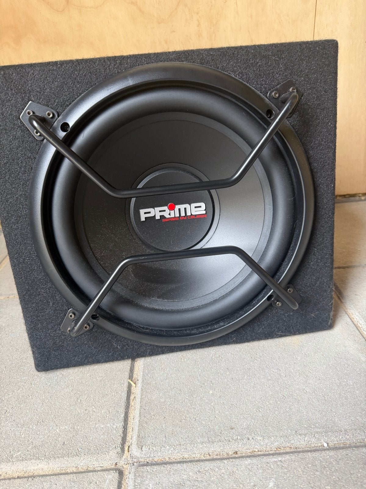 Caliber BC 112SA Subwoofer 600 Watt, Ophalen of Verzenden, Gebruikt