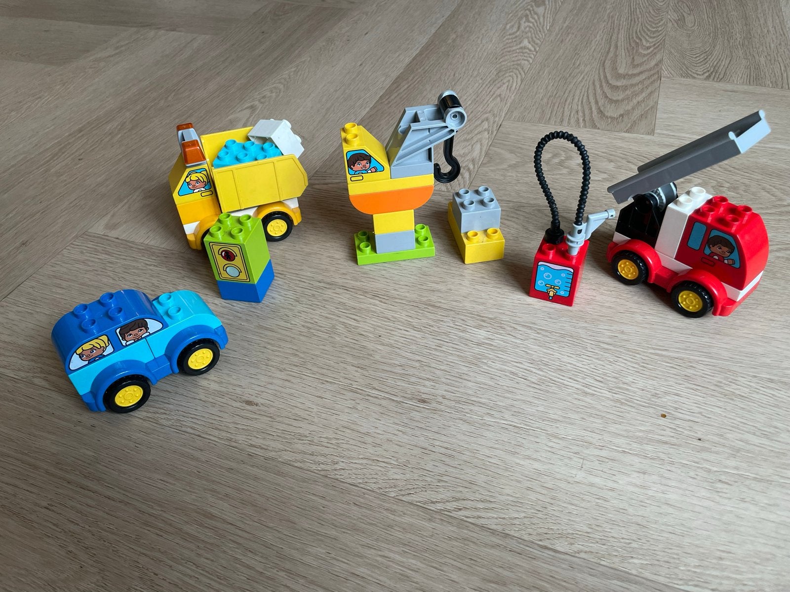 Duplo set met voertuigen en accessoires, Ophalen of Verzenden, Gebruikt, Overige merken