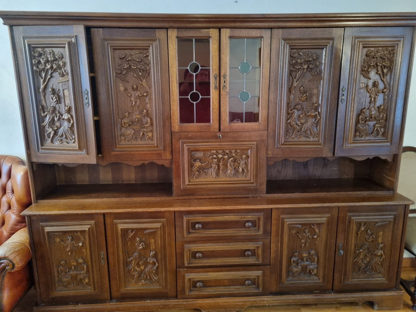 Mechelse Renaissance  buffetkast, Ophalen