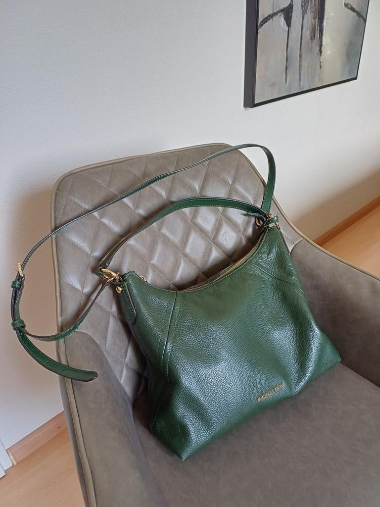 Te koop: Zeer mooie leren Michael Kors tas - Aria moss large, Ophalen, Zo goed als nieuw, Bruin, Handtas