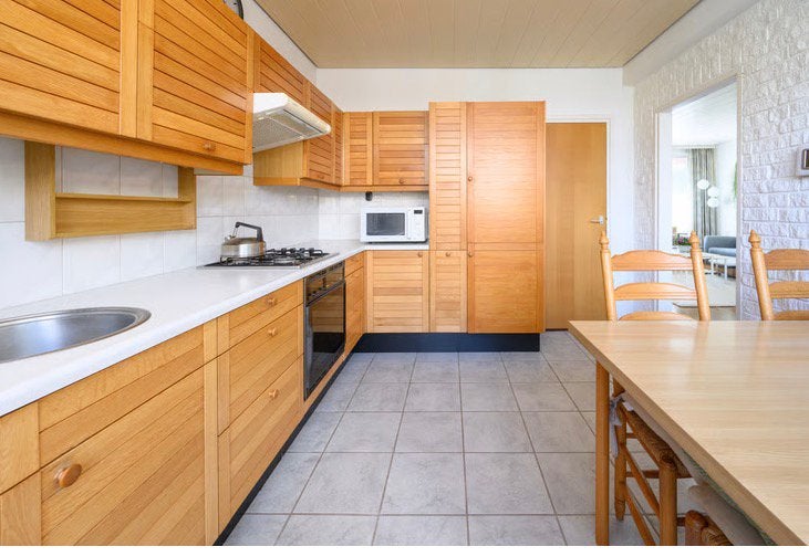 Gratis Keuken met apparatuur, Gebruikt, Bruin, Overige typen, 10 tot 25 m²