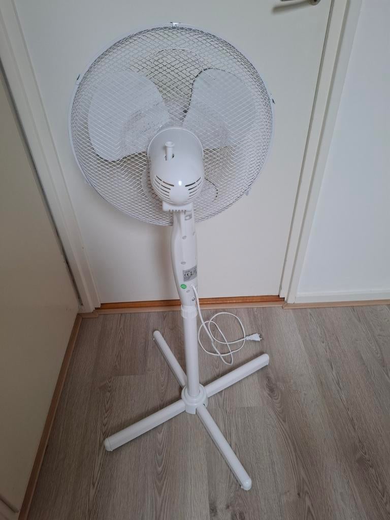 Zgan ventilator op statief, Ophalen, Zo goed als nieuw, Statiefventilator