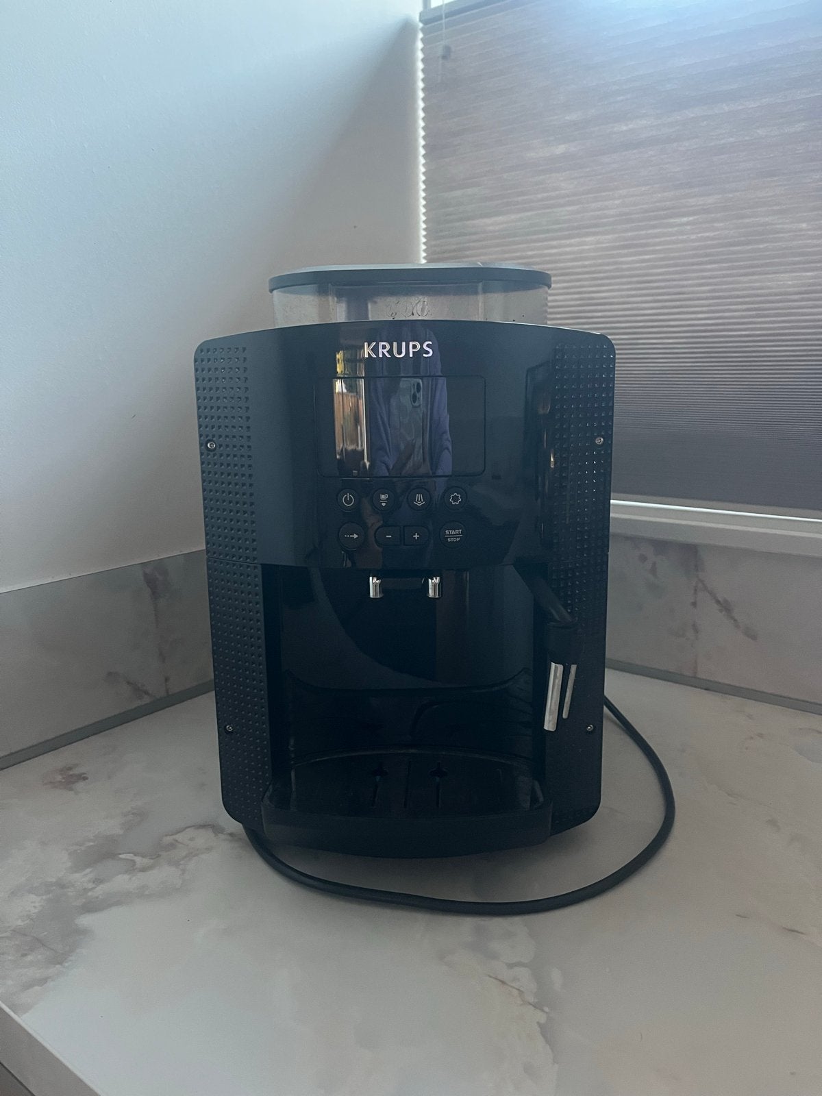Krups volautomatische espressomachine, Witgoed en Apparatuur, Espresso apparaat, Zo goed als nieuw, 2 tot 4 kopjes, Koffiebonen
