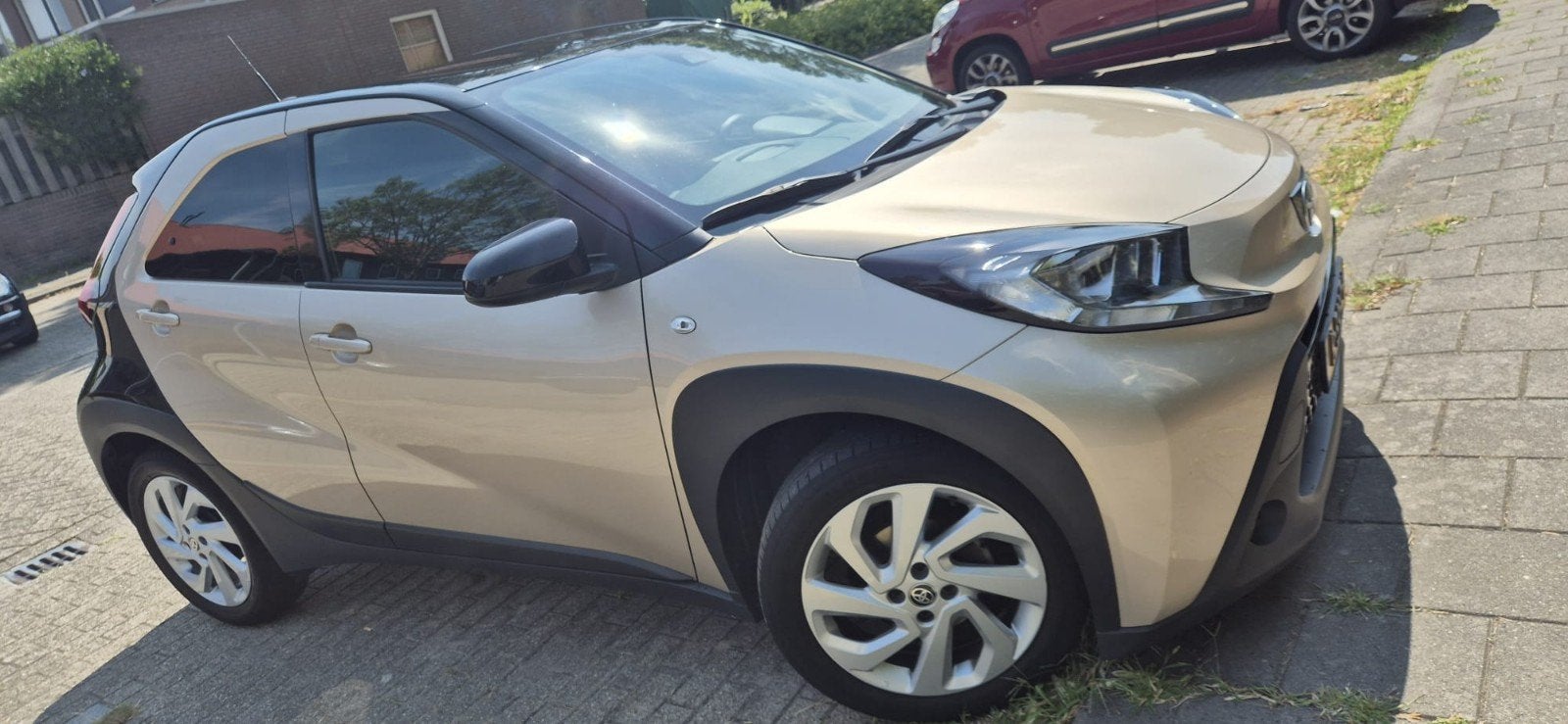 Toyota Aygo X 1.0 Vvt-i MT 72pk 2022 Bruin, Voorwielaandrijving, 31 €/maand, Bruin, 4 stoelen