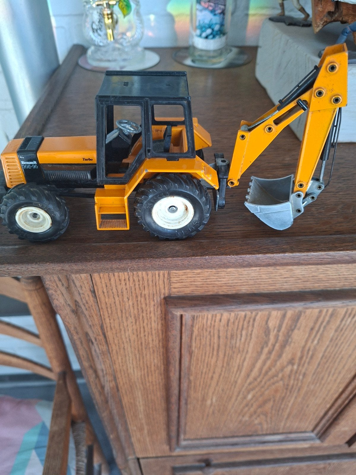 Siku  renault  145  14  tractor, Ophalen of Verzenden, Zo goed als nieuw, Tractor of Landbouw, SIKU