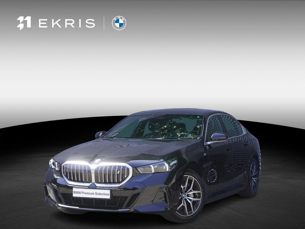 BMW i5 eDrive40 | M Sportpakket | Comfort Pack | Trekhaak me, Auto's, Automaat, Gebruikt, Zwart, Met garantie (alle)