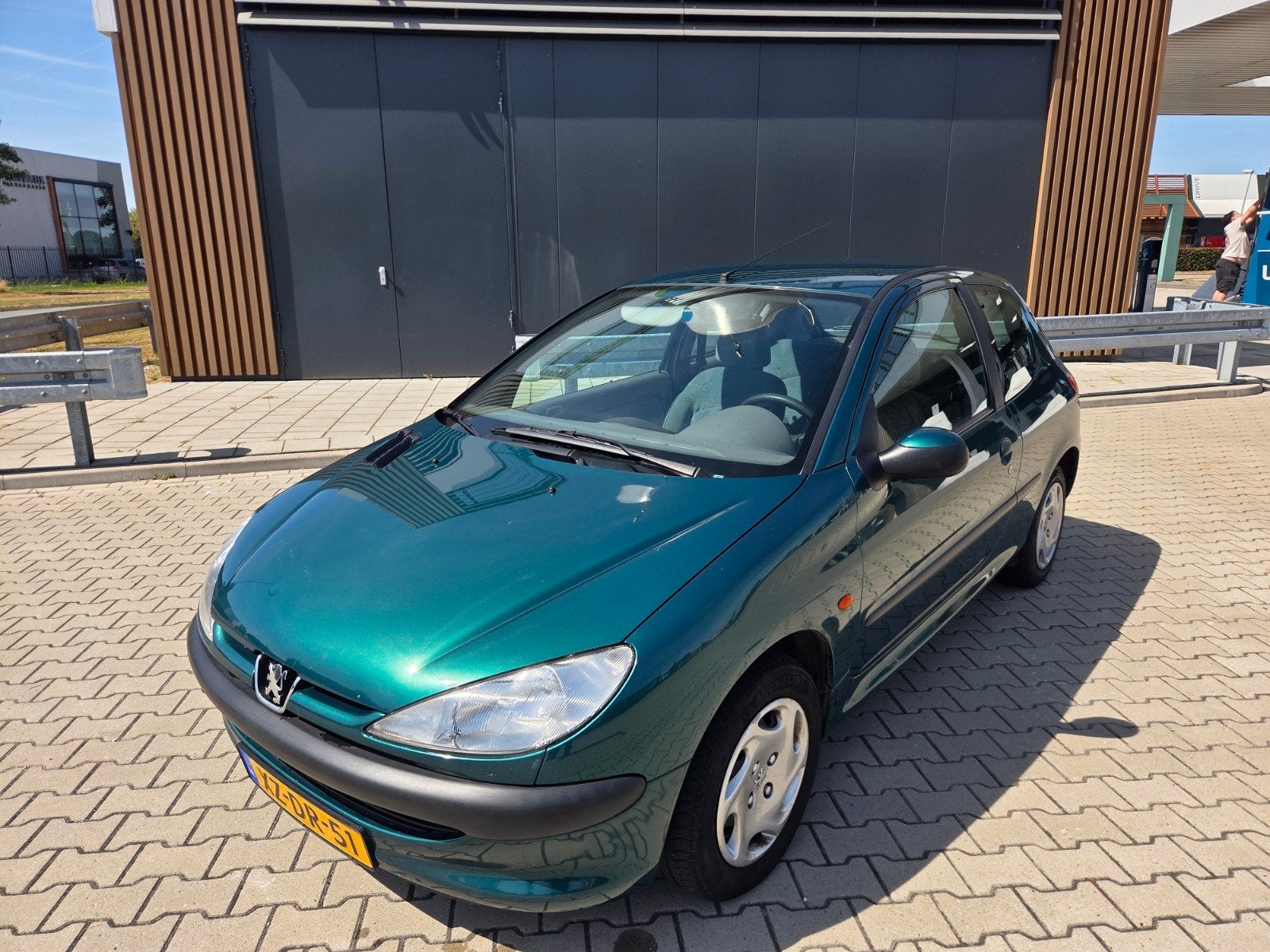 Peugeot 206 1.4 AUTOMAAT Nieuwe APK lage km, Particulier, 1100 kg, 955 kg, Hatchback