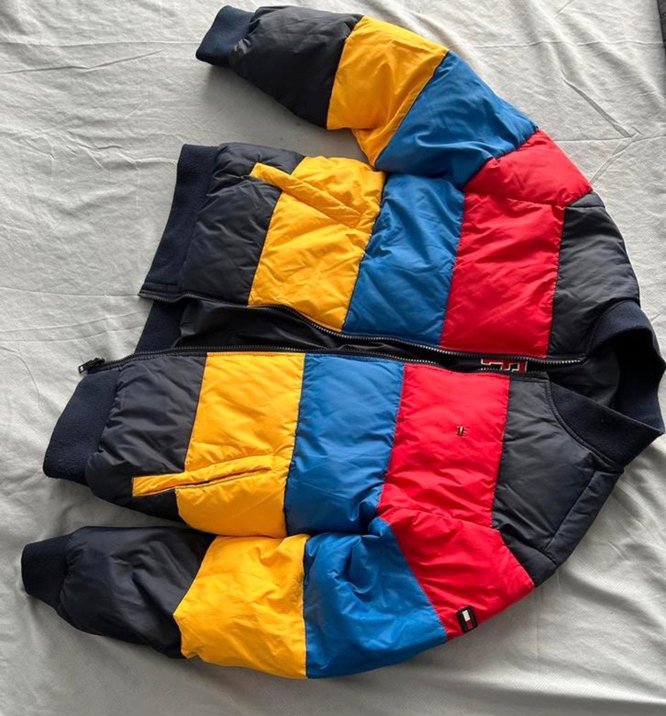 Tommy hilfiger jas, maat 176 mag weg voor een leuke prijs, Ophalen of Verzenden, Zo goed als nieuw, Jongen, Jas