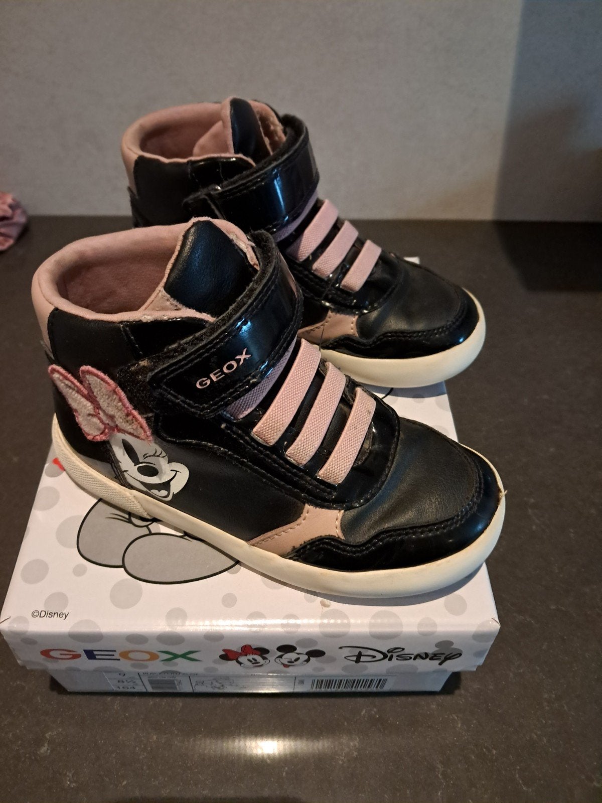 Schoenen mt 26 zijn zeer mooi als nieuw van GEOX, Ophalen of Verzenden, Zo goed als nieuw, Schoentjes