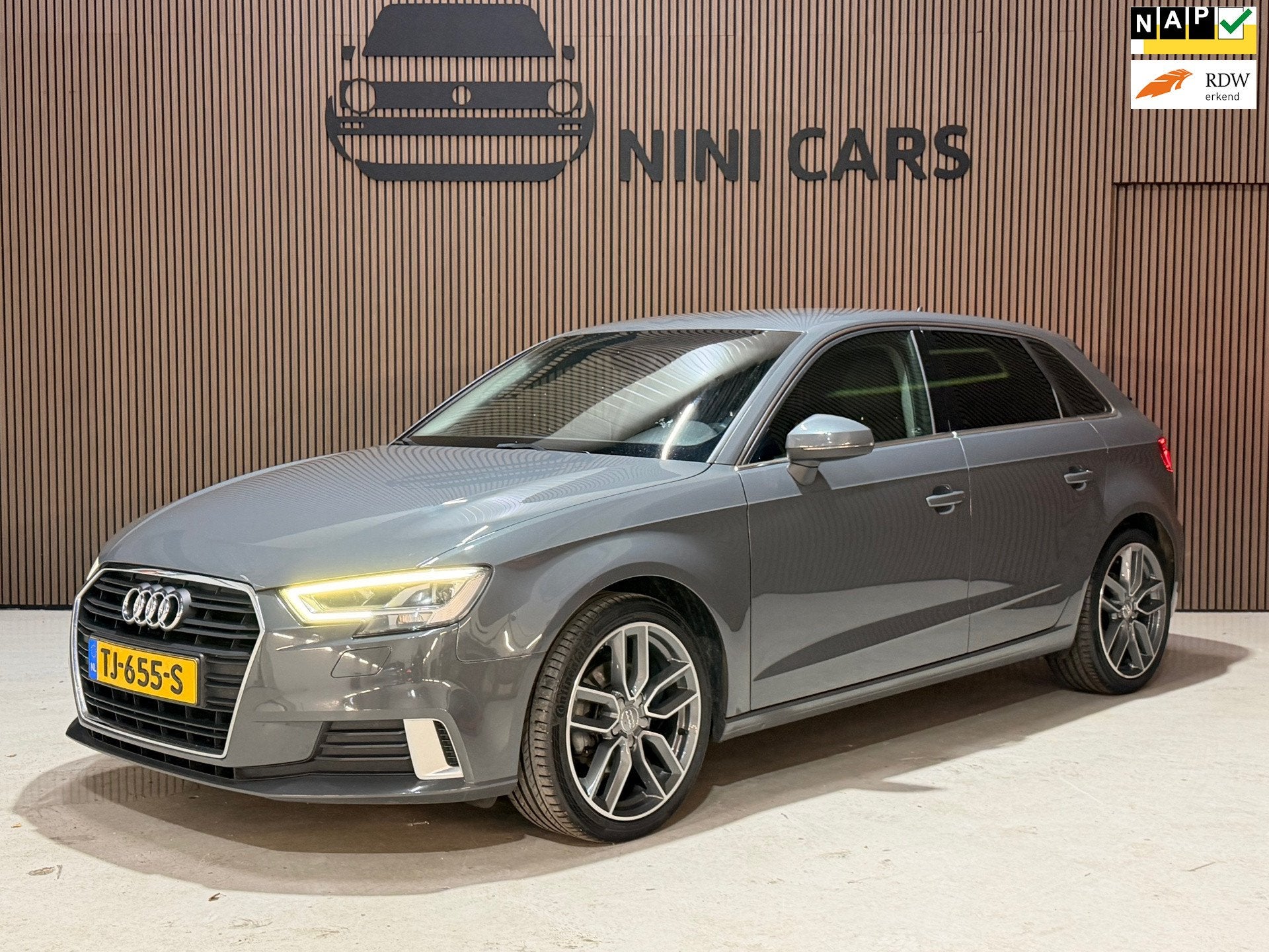 Audi A3 Sportback 1.0 TFSI Sport Lease Edition Nano Gray, Gebruikt, Euro 6, Origineel Nederlands, Bedrijf