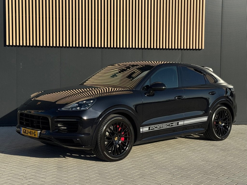 Porsche Cayenne Coupé 4.0 GTS V8 |Pano|Alcantara|Chrono|HUD, Cayenne, 4 stoelen, Zwart, Bedrijf