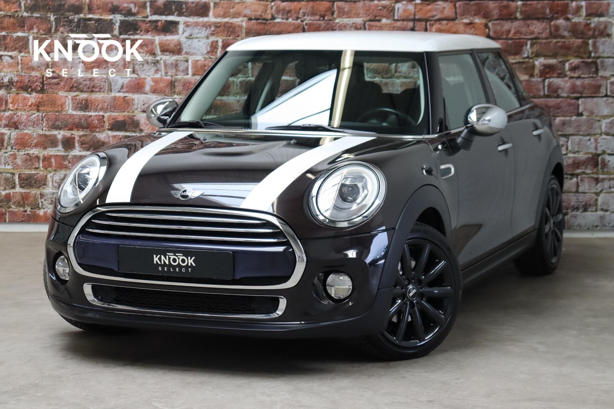 MINI Hatchback Cooper 5 deurs Automaat / Navigatiesysteem Pr, Auto's, Automatische klimaatregeling, 136 pk, Gebruikt, Bruin