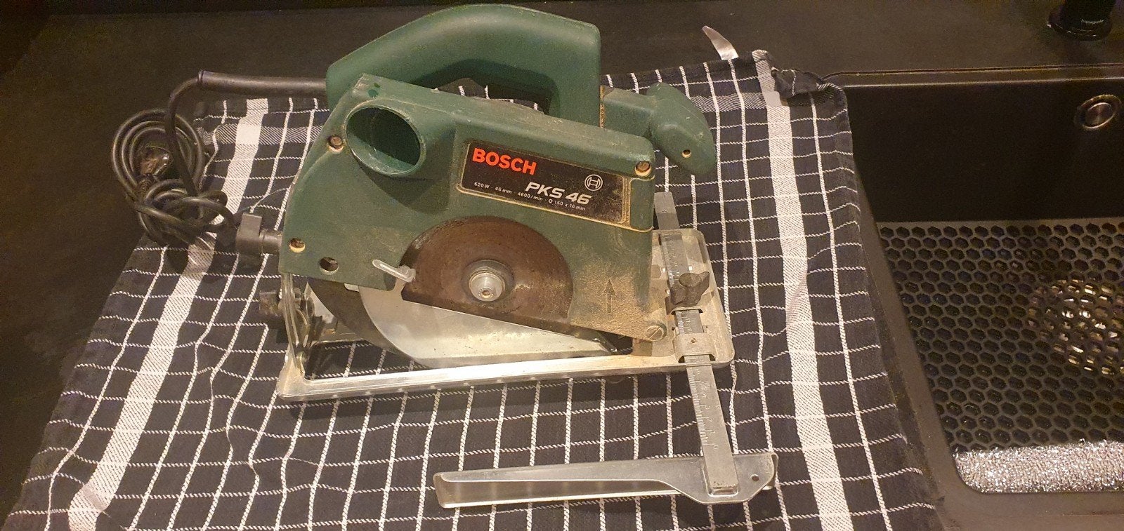 Bosch PKS 46 Cirkelzaag - 620W, 46mm zaagdiepte, Gebruikt, Cirkelzaag, 600 tot 1200 watt, Ophalen of Verzenden