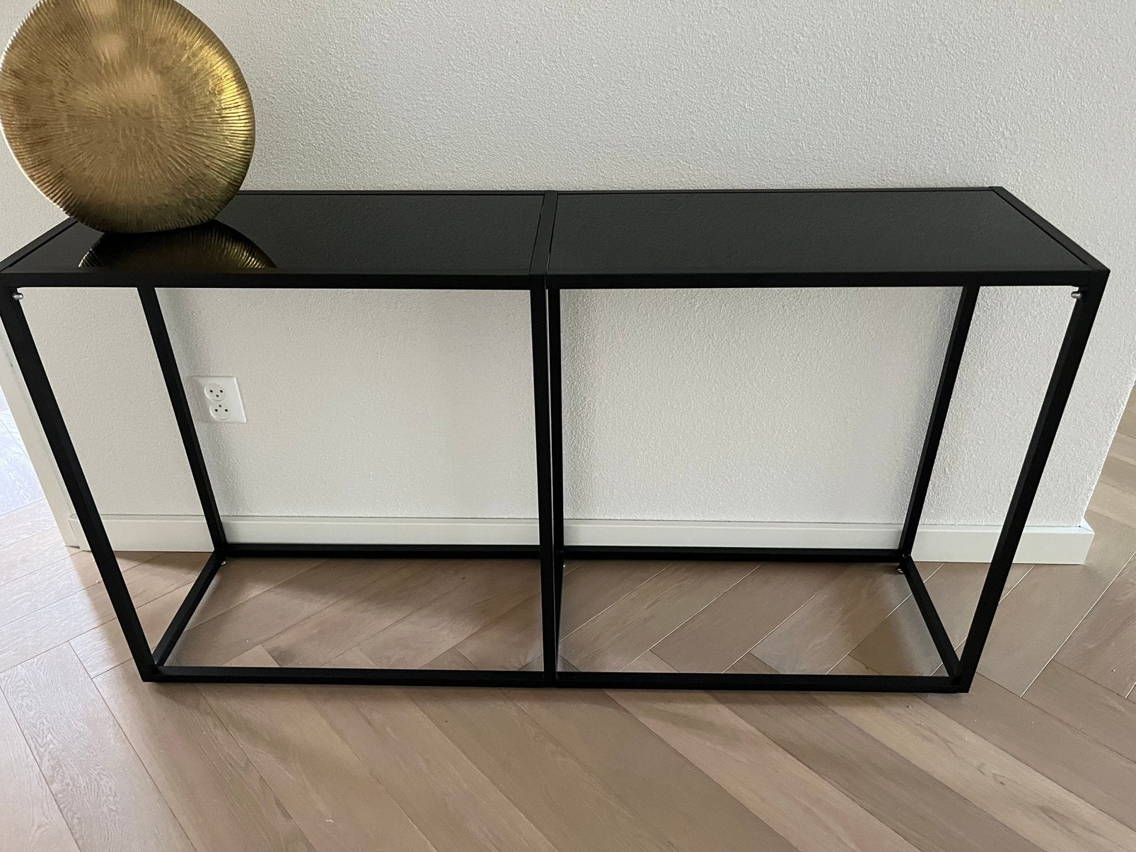 Sidetable met zwart glas 140cm, Huis en Inrichting, Tafels | Sidetables, Ophalen, 100 tot 150 cm, Glas, Zo goed als nieuw
