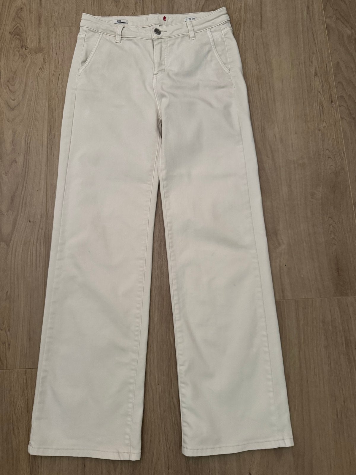 Florez Rowie jeans crème – maat 29 (valt als 40/42), Beige, Maat 42/44 (L), Ophalen of Verzenden, Zo goed als nieuw