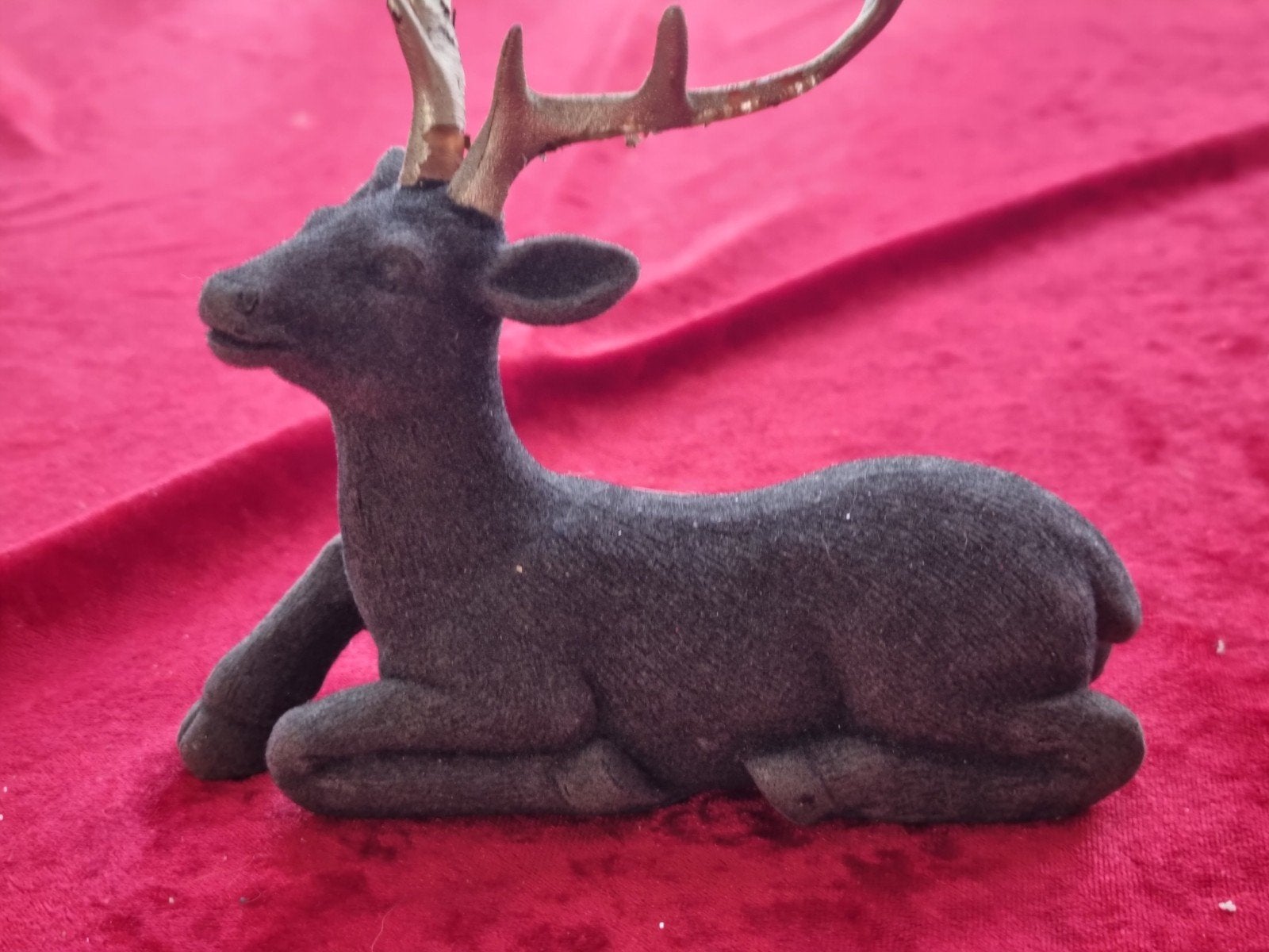 Zwart fluwelen hertje - Decoratief beeldje, Diversen, Kerst, Ophalen of Verzenden, Gebruikt