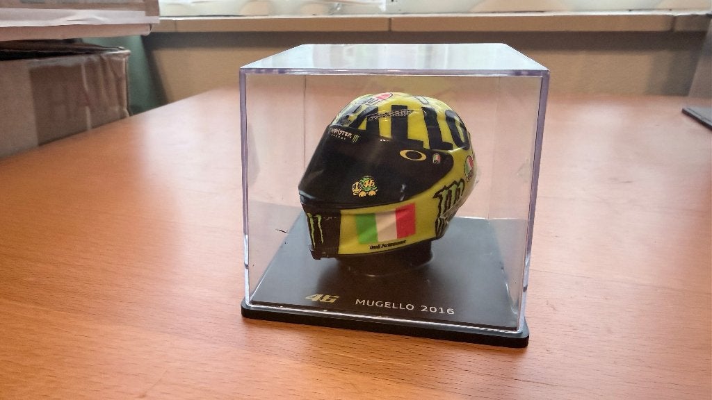 Valentino Rossi Helm Mugello 2016 Schaal 1:5 "The Doctor", Ophalen of Verzenden, Zo goed als nieuw, Motor
