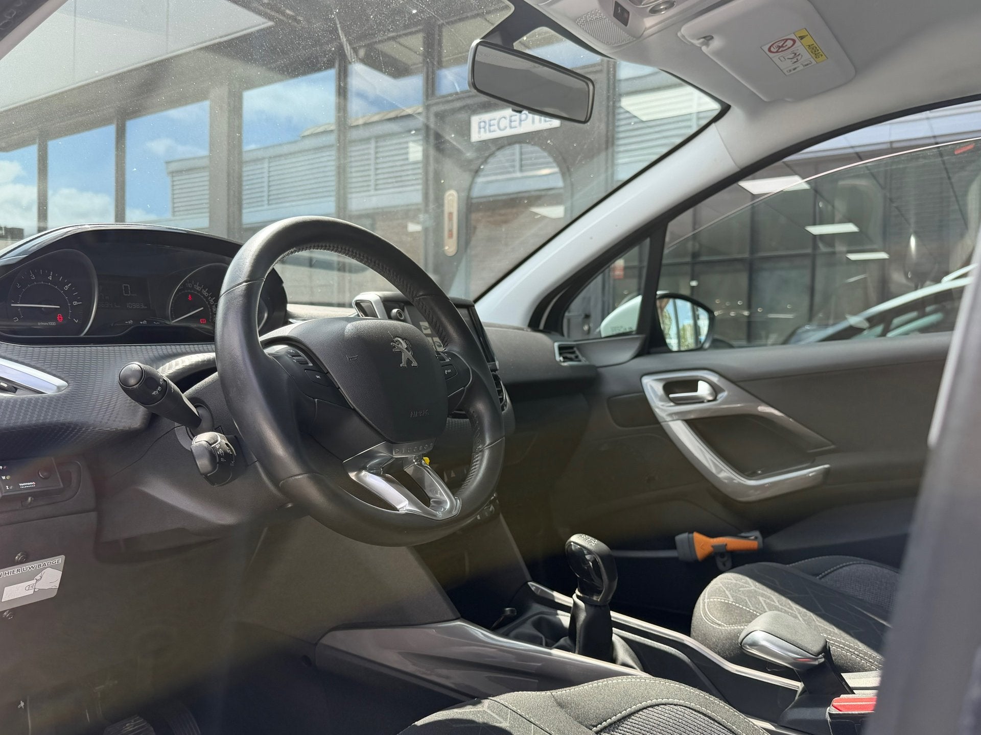 Peugeot 2008 1.2 PureTech Active Pack - Blanc Banquise - Car, Auto's, Voorwielaandrijving, Stof, Origineel Nederlands, Bedrijf
