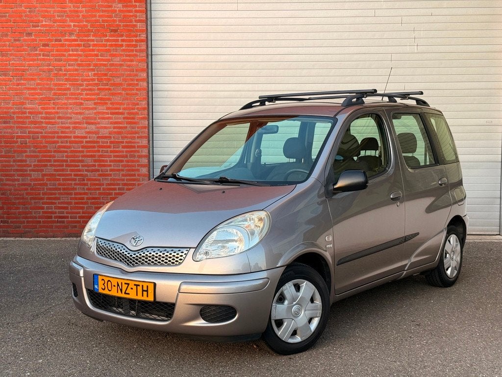 Toyota Yaris Verso 1.5 VVT-i Sol | NAP | NEW APK | AIRCO, 40 €/maand, Zwart, 4 cilinders, Yaris Verso
