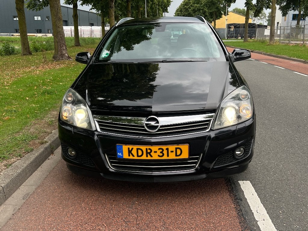 Opel Astra 1.8 Cosmo 140PK-Automaat-Bom vol, Zwart, 4 cilinders, 1796 cc, Zwart