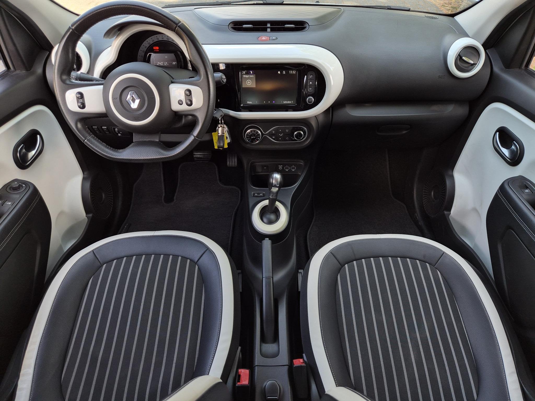 Renault Twingo Z.E. R80 Intens / SOH 94% / Dealer onderhoude, Automaat, Gebruikt, 22 kWh, Leder en Stof