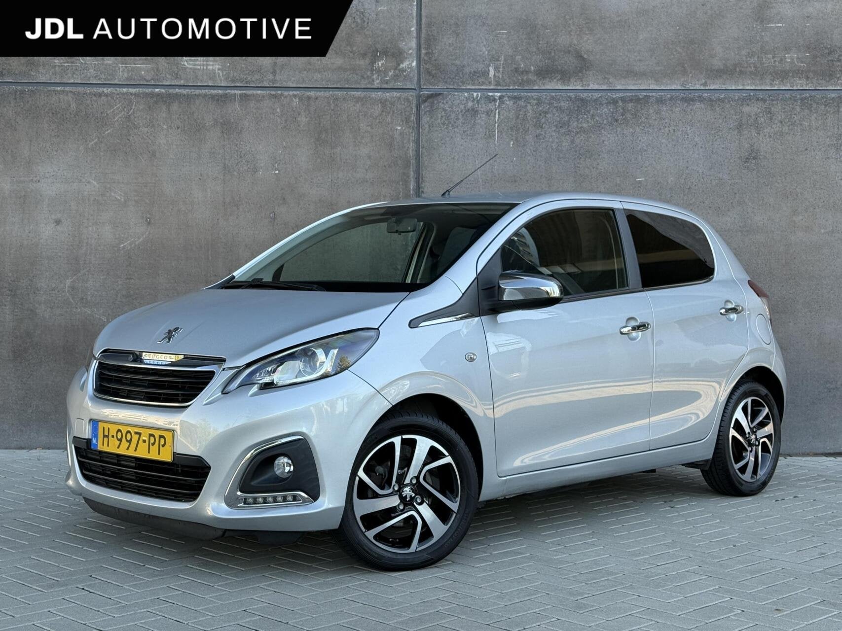 Peugeot 108 1.0 e-VTi Allure | CarPlay | Camera | Climate co, Voorwielaandrijving, Stof, Gebruikt, Met garantie (alle)