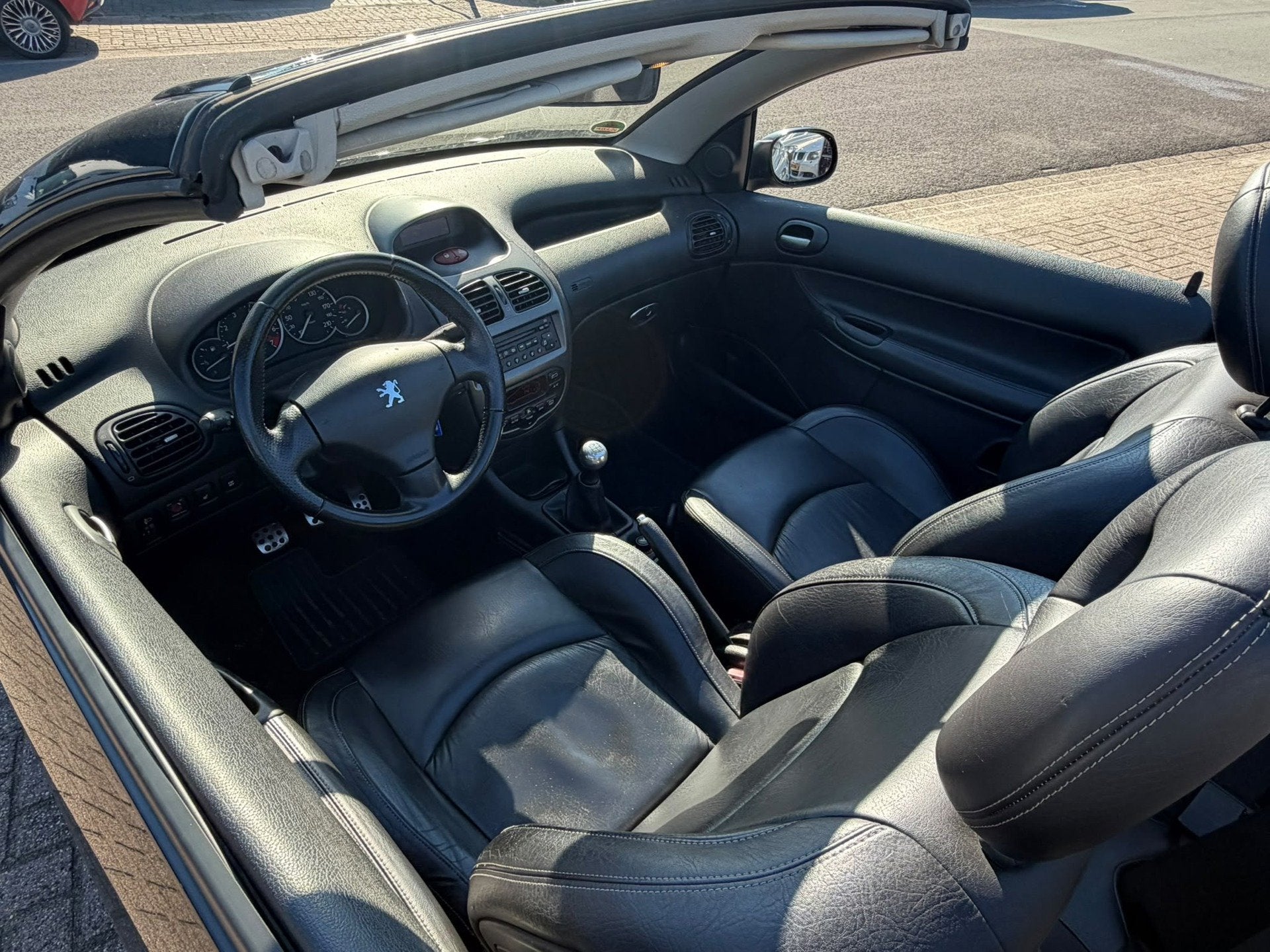 Peugeot 206 CC 1.6-16V Cabrio Cabriolet Airco Nieuwe APK !, Auto's, Voorwielaandrijving, Gebruikt, 4 cilinders, Cabriolet