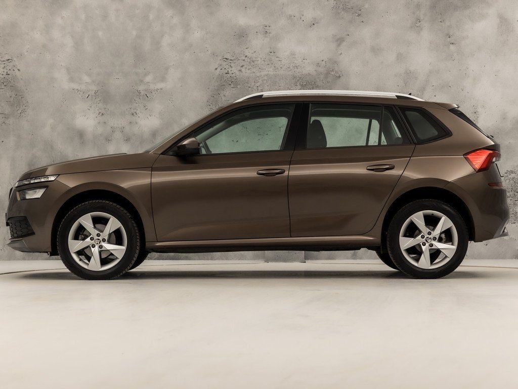 Skoda Kamiq 1.0 TSI Sport Automaat (APPLE CARPLAY, GROOT NAV, Auto's, Skoda, 12 maanden, Stof, Gebruikt, Kamiq