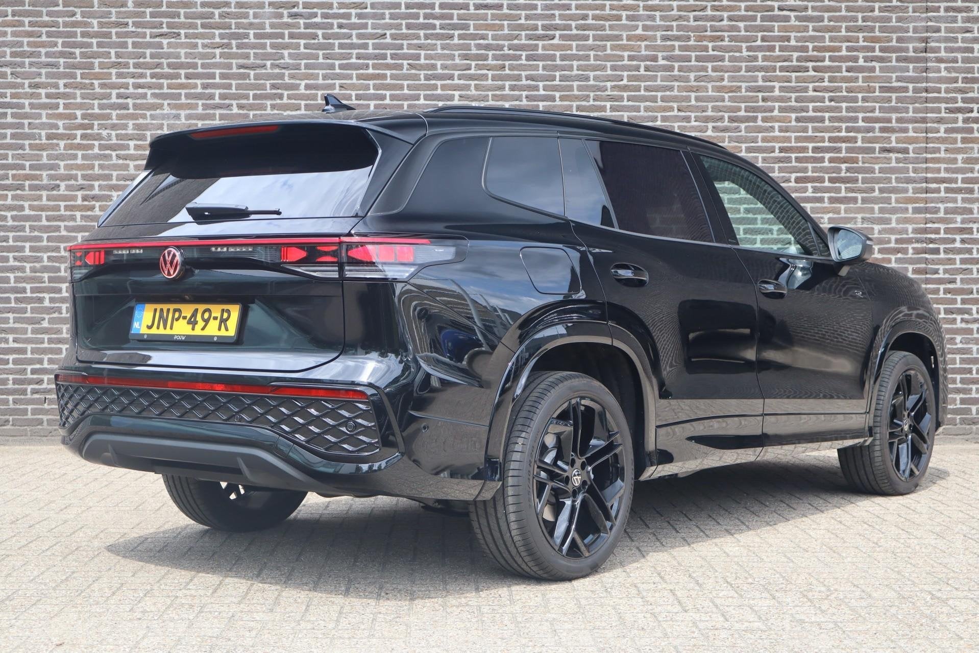 Volkswagen Tayron 1.5 eHybrid 204pk R-Line Edition | Panoram, 12 maanden, Stof, 4 cilinders, 150 min