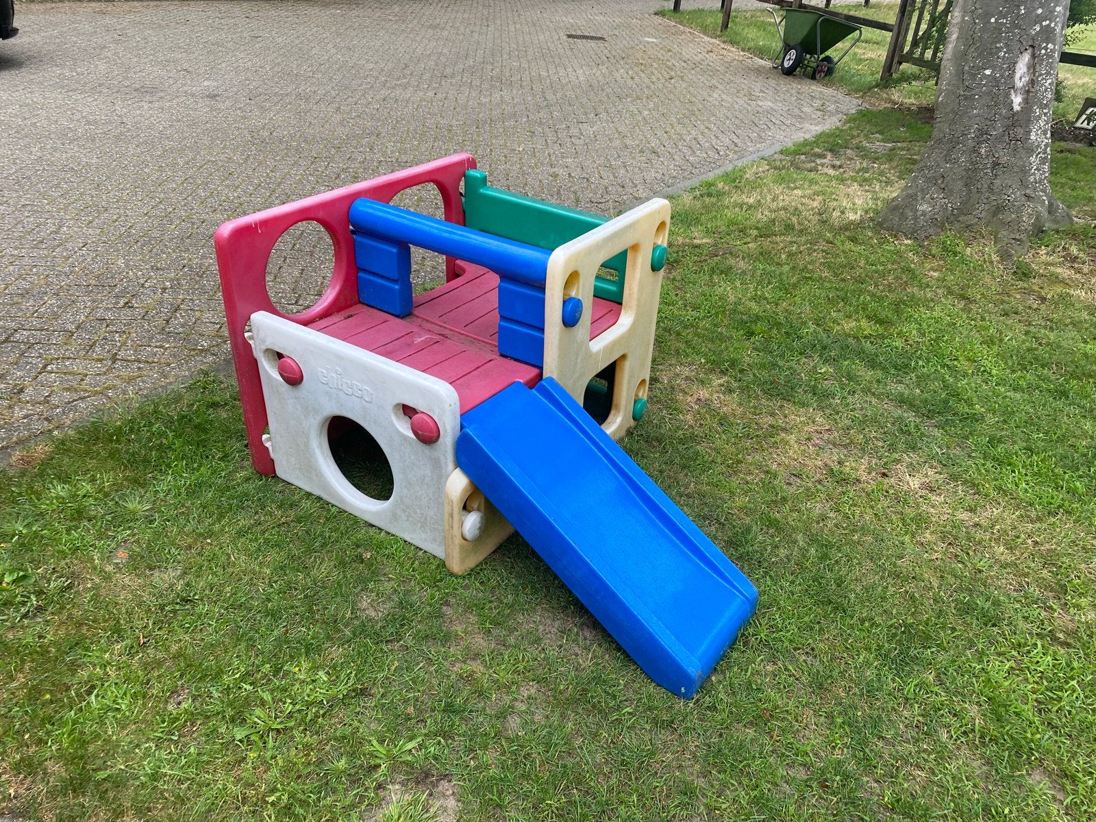Chicco Speelhuisje met Glijbaan - Ideaal voor Peuters, Ophalen, Gebruikt, Glijbaan