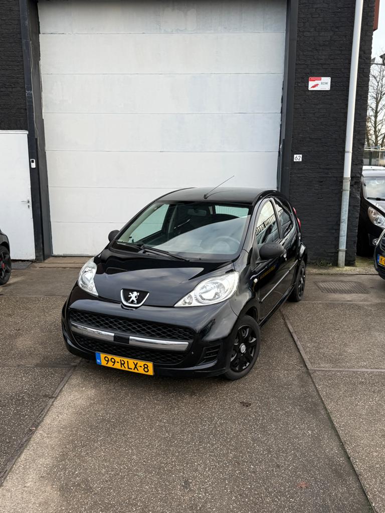 Peugeot 107 1.0 5DR 2011 Zwart ( Airco/Nap/Carplay, Auto's, Voorwielaandrijving, 4 stoelen, Origineel Nederlands, Bedrijf