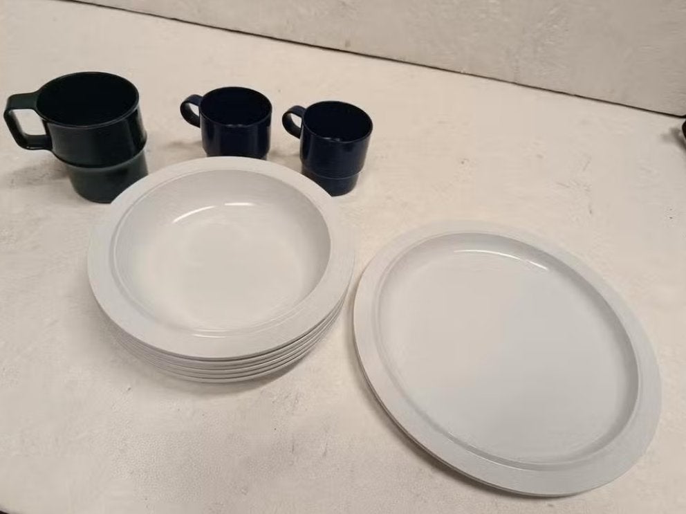 Mepal melamine rosti servies 6x bord 1x groot bord 3x beker, Gebruikt, Ophalen of Verzenden, Bord(en), Overige stijlen