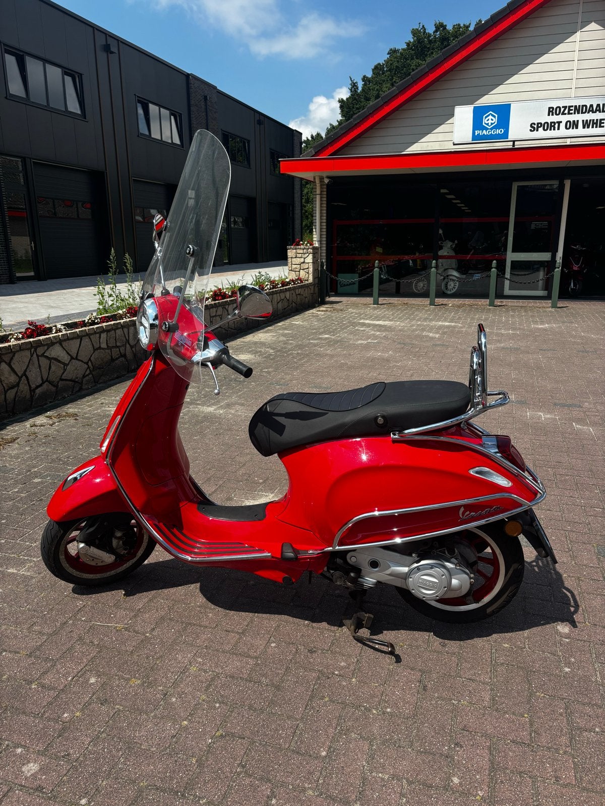 Vespa Primavera Rood met Rode Velgen uit 2021, Ophalen, Gebruikt, Overige modellen, Maximaal 45 km/u