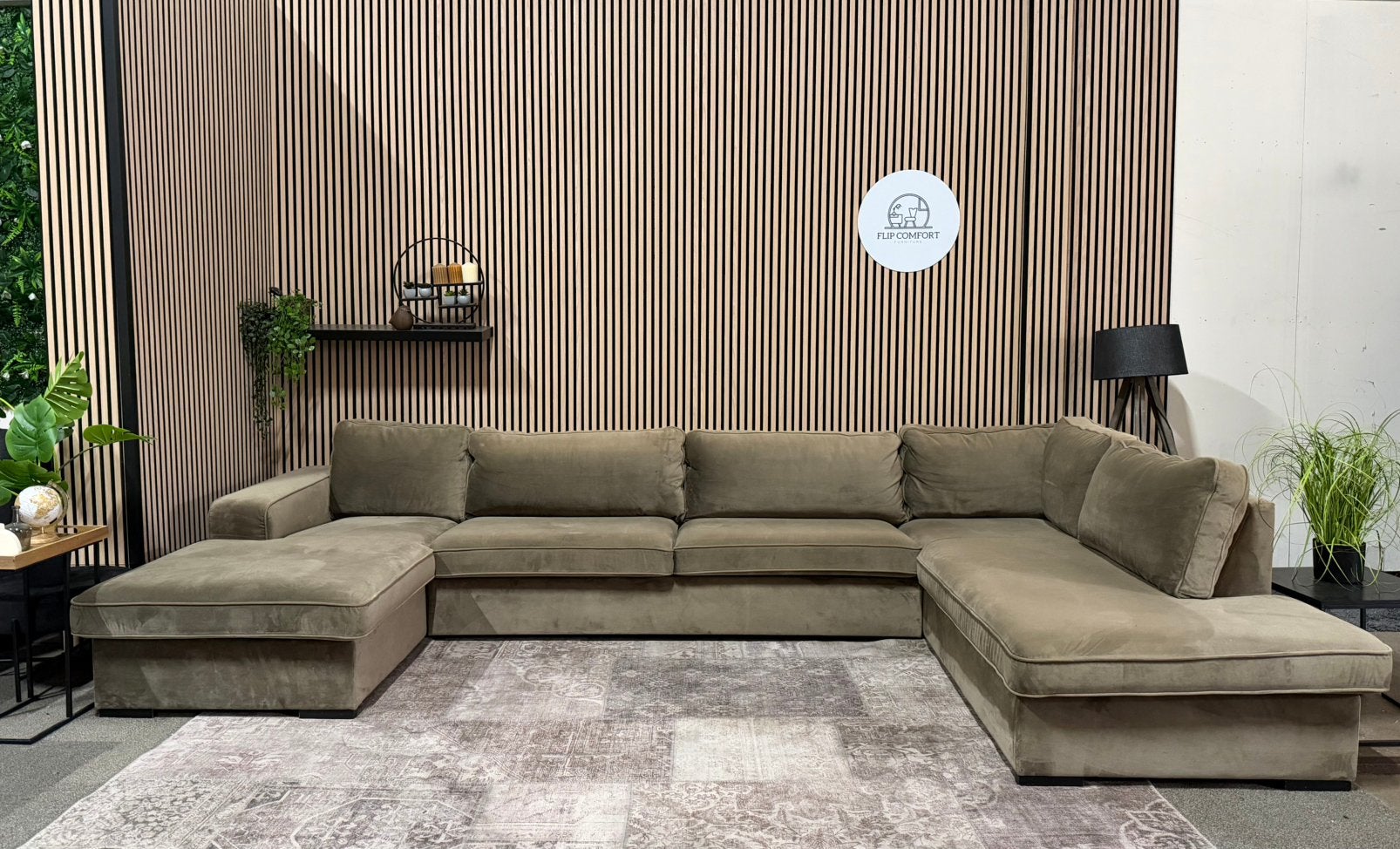 “GRATIS LEVERING” gave grote velvet u hoekbank!, Huis en Inrichting, Banken | Bankstellen, Velvet, fluweel, taupe, beige, zgan