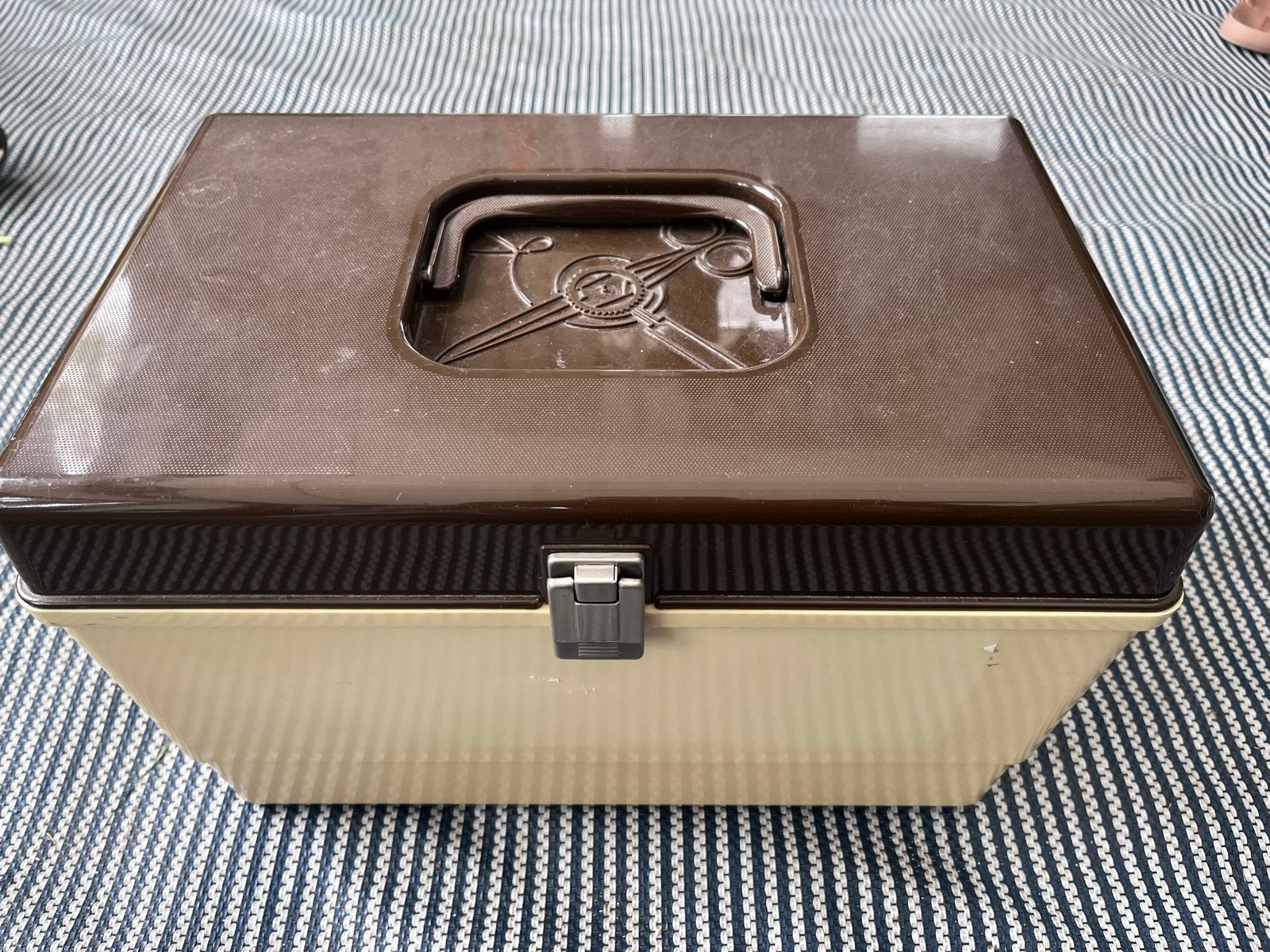 Vintage Curver naaidoos - Bruin/beige, Ophalen of Verzenden, Gebruikt, Overige typen
