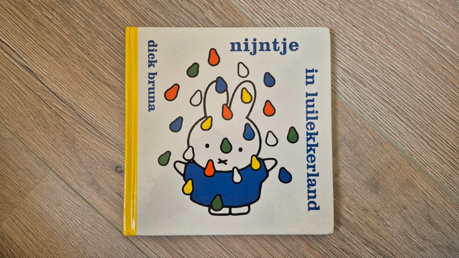 Nijntje in Luilekkerland - Dick Bruna, Ophalen of Verzenden, Zo goed als nieuw, Dick Bruna, Sprookjes