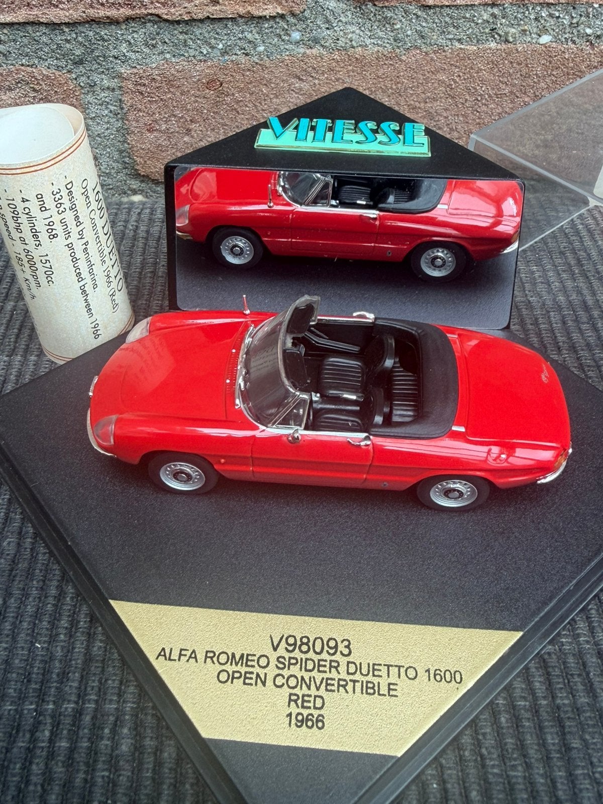 1:43 Vitesse Alfa Romeo spider Duetto 1600 ……… 15,-, Ophalen of Verzenden, Zo goed als nieuw, Auto, Overige merken