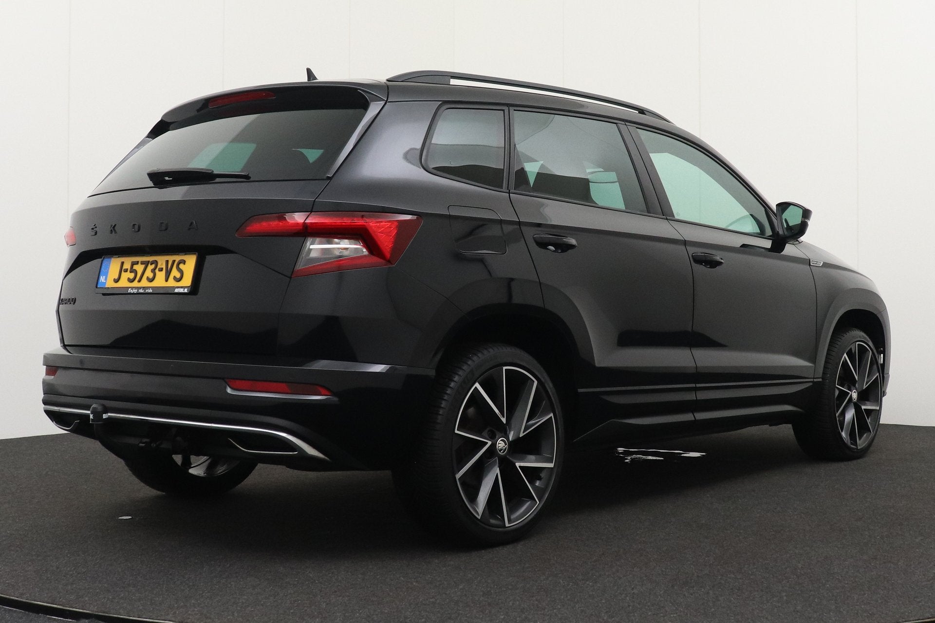 Skoda Karoq 1.5 TSI 150 PK Aut. Sportline Trekhaak Adapt.Cru, 4 cilinders, 150 pk, Zwart, Bedrijf