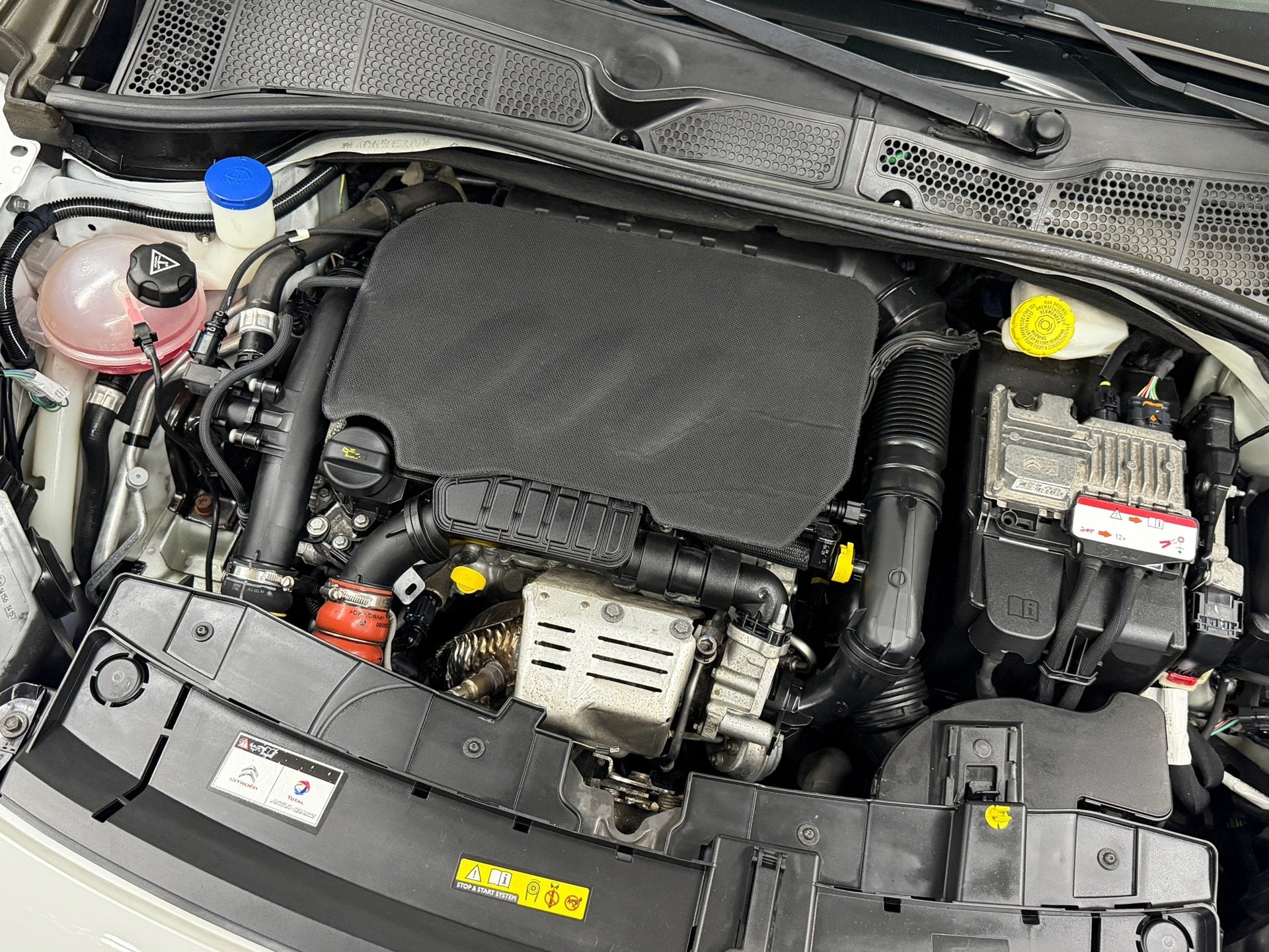 Foto 46 van Citroen C4 Cactus 1.2 PureTech Shine D.riem vervangen Camera