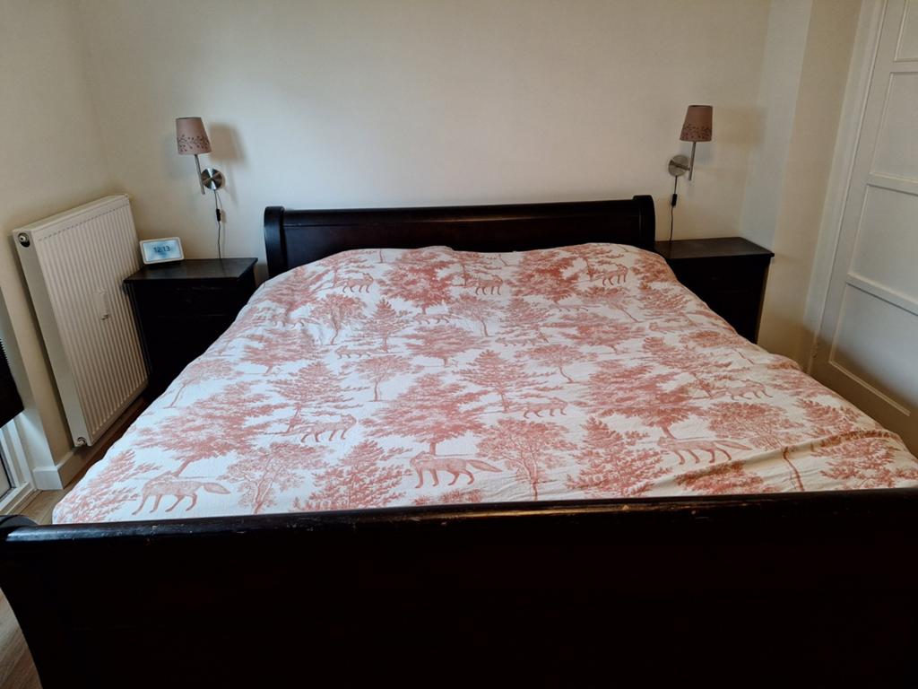 Bedombouw 180x200cm met 2 nachtkastjes, Ophalen, Gebruikt, Tweepersoons