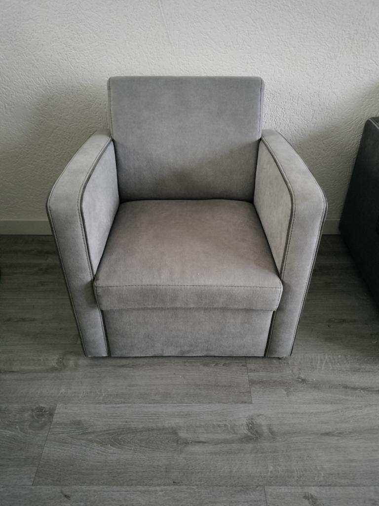 Fauteuil kleur dolphin, Ophalen, Minder dan 75 cm, Zo goed als nieuw, Stof