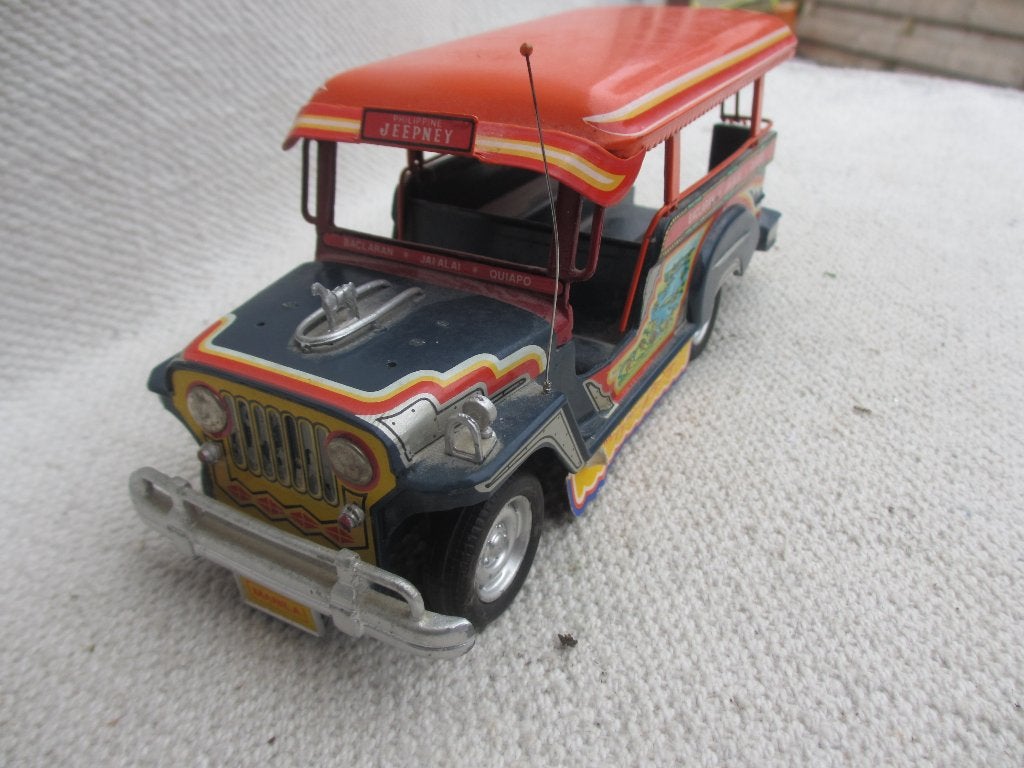 Vintage model auto Philippine Jeepney, Ophalen of Verzenden, Zo goed als nieuw