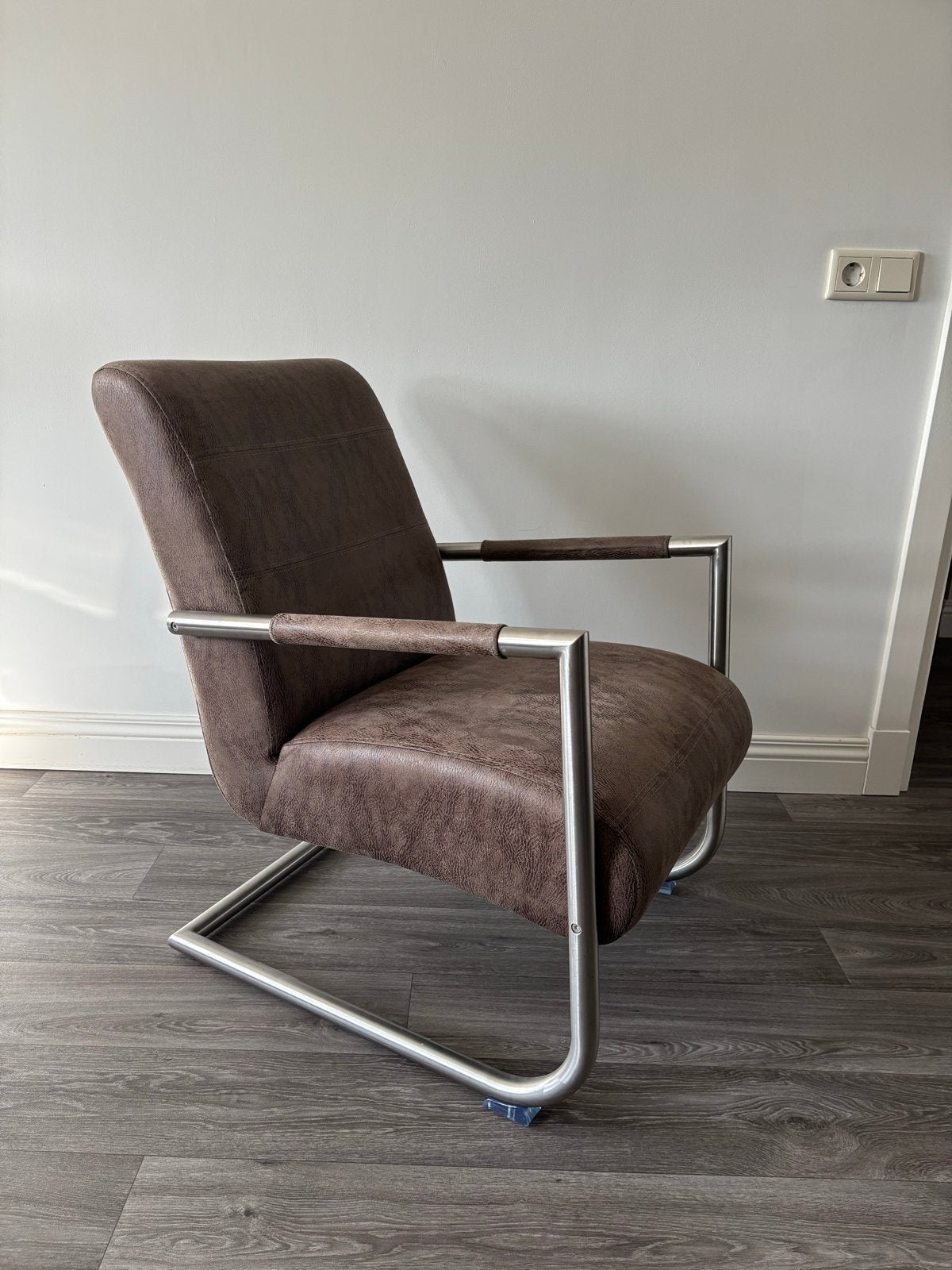 bruine fauteuil Angelica met metalen frame Henders en Hazel, Huis en Inrichting, Stoelen, Ophalen, Bruin, Zo goed als nieuw, Metaal