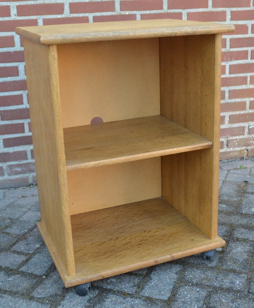 Degelijk nachtkastje / boekenkastje nu voor slechts 5 euro!, Huis en Inrichting, Ophalen, Met plank(en), Klassiek, Eikenhout
