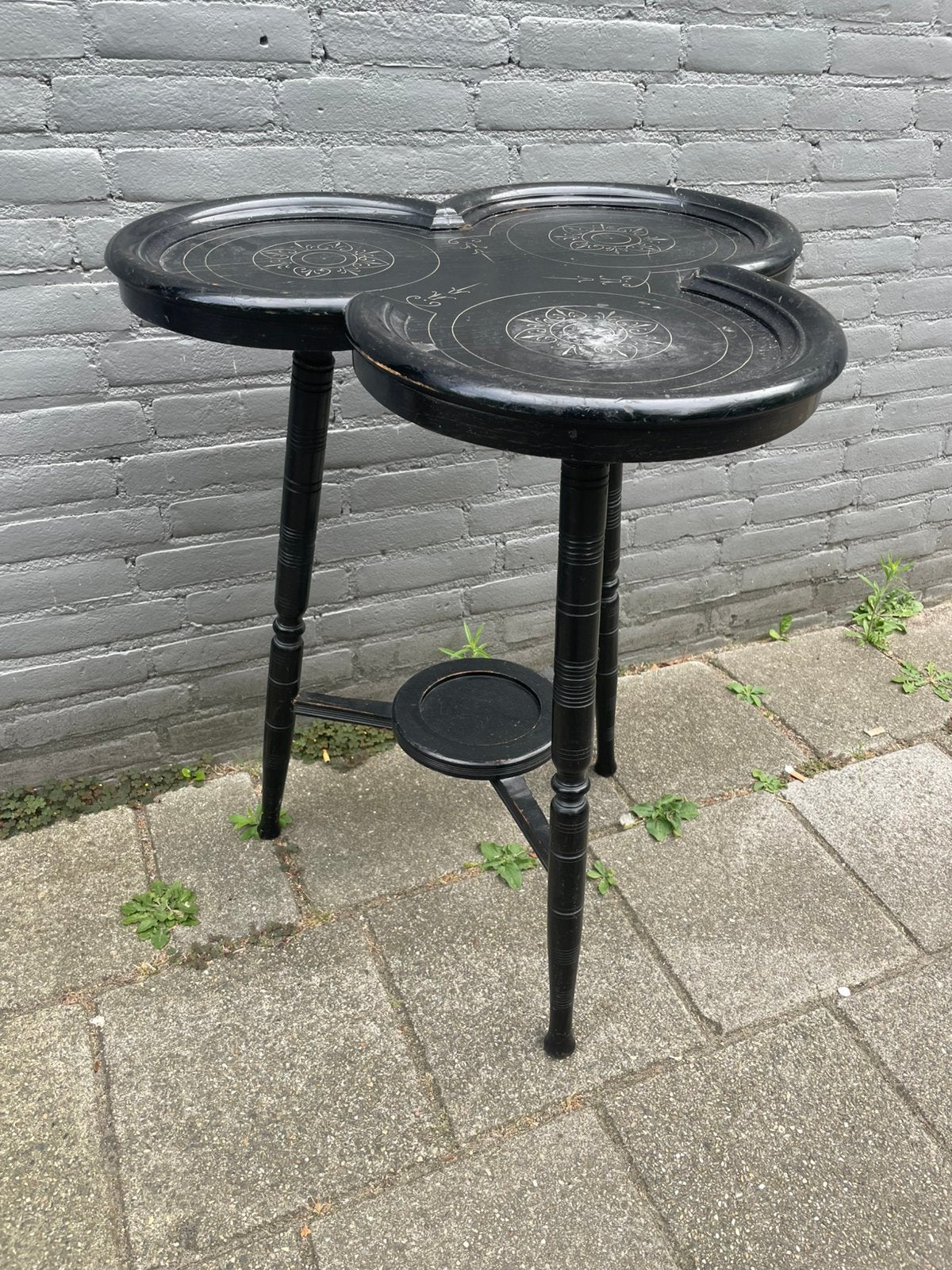 Antieke ebonized klaverblad wijn - of plantentafel, Antiek en Kunst, Ophalen