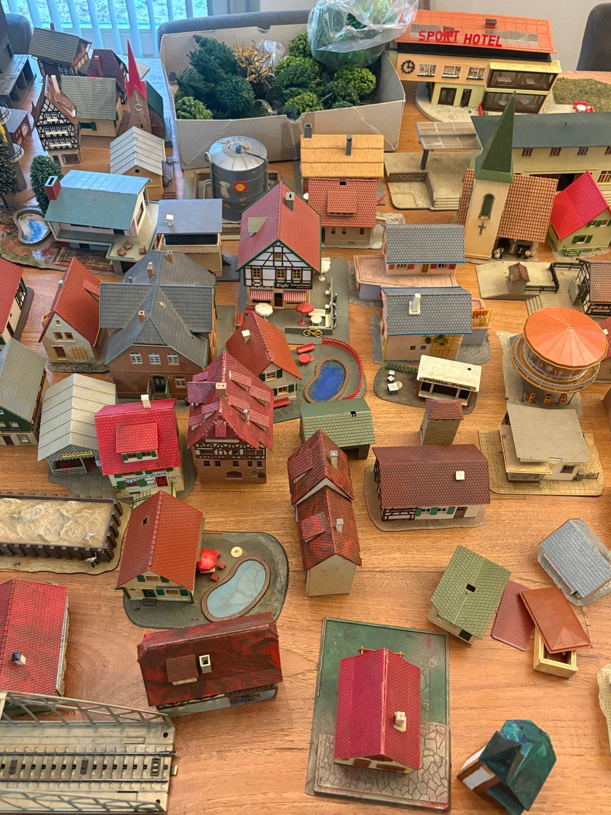 Grote verzameling modelbouw huizen en toebehoren, Hobby en Vrije tijd, Overige merken, Gebruikt, Gelijkstroom of Wisselstroom