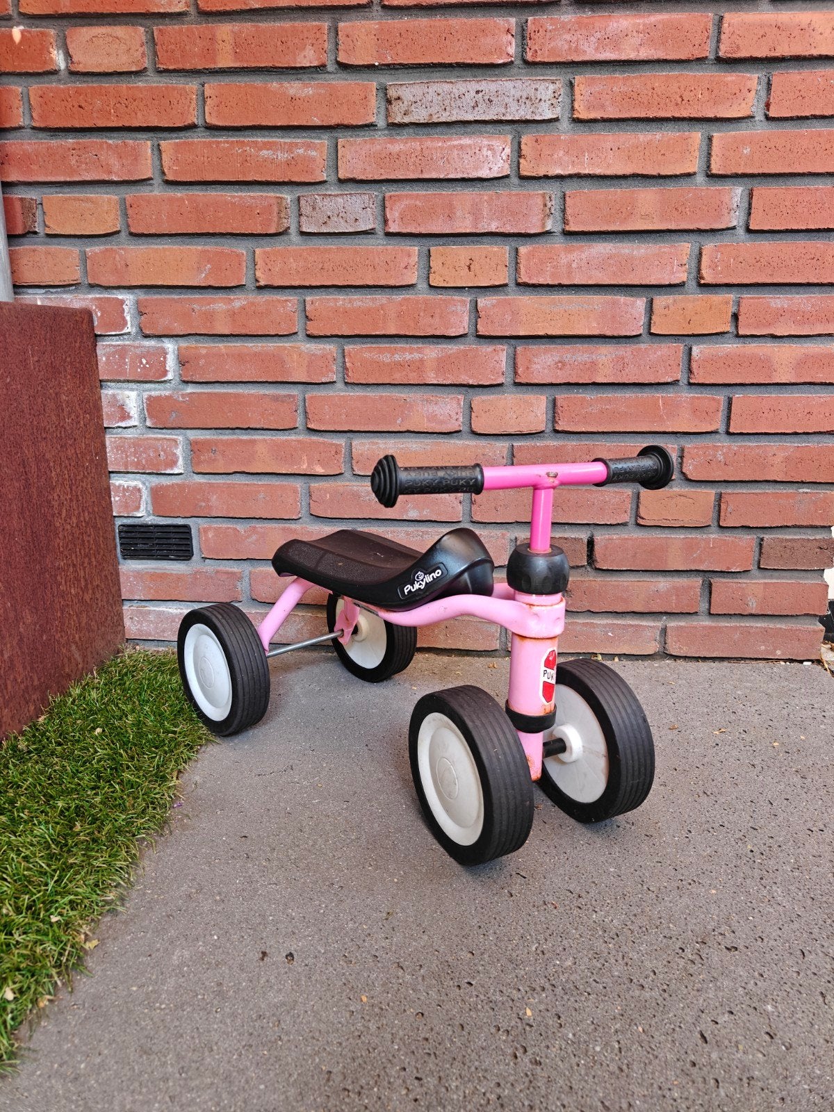 roze puky loopfiets, Ophalen, Gebruikt